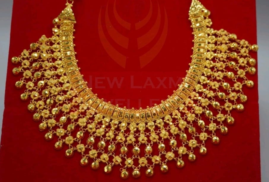 NECKLACE